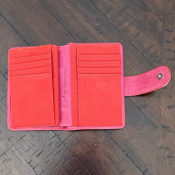 Fossil Floral Wallet with Plum Trim - Picture 4 of 4